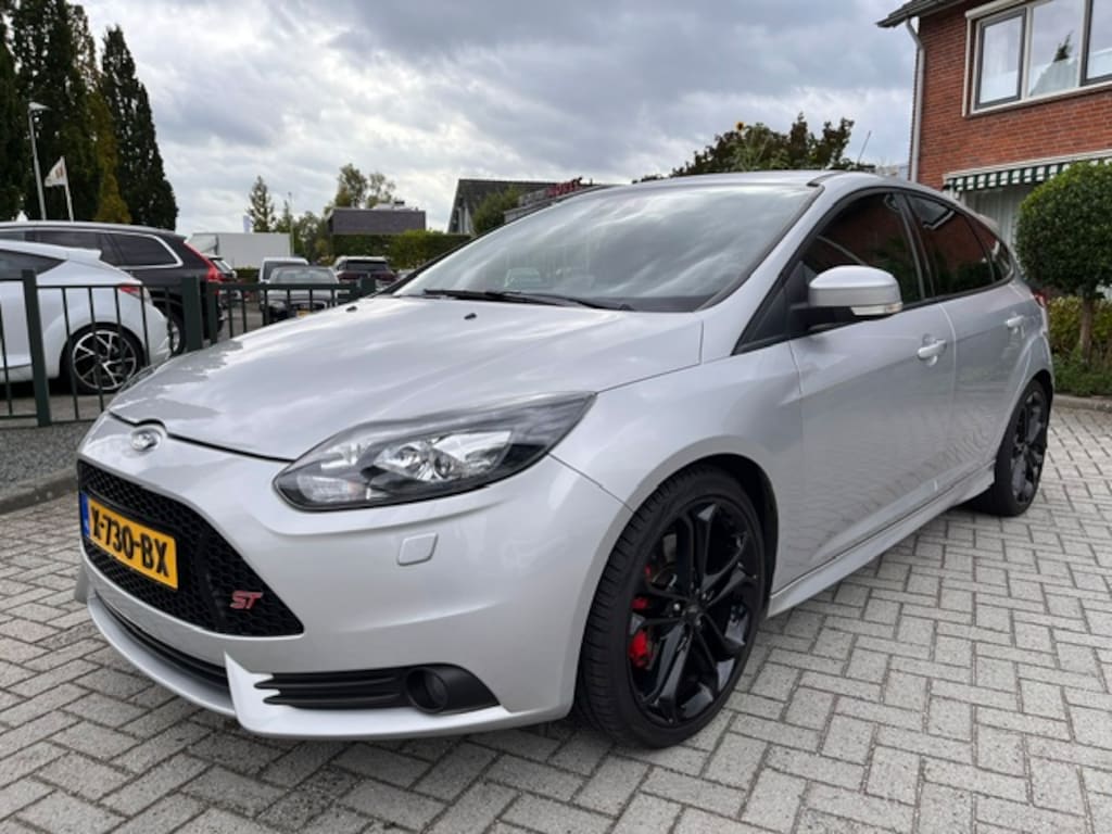 Ford Focus 2.0 EcoBoost ST-3 / 107.000km / TOP STAAT !
