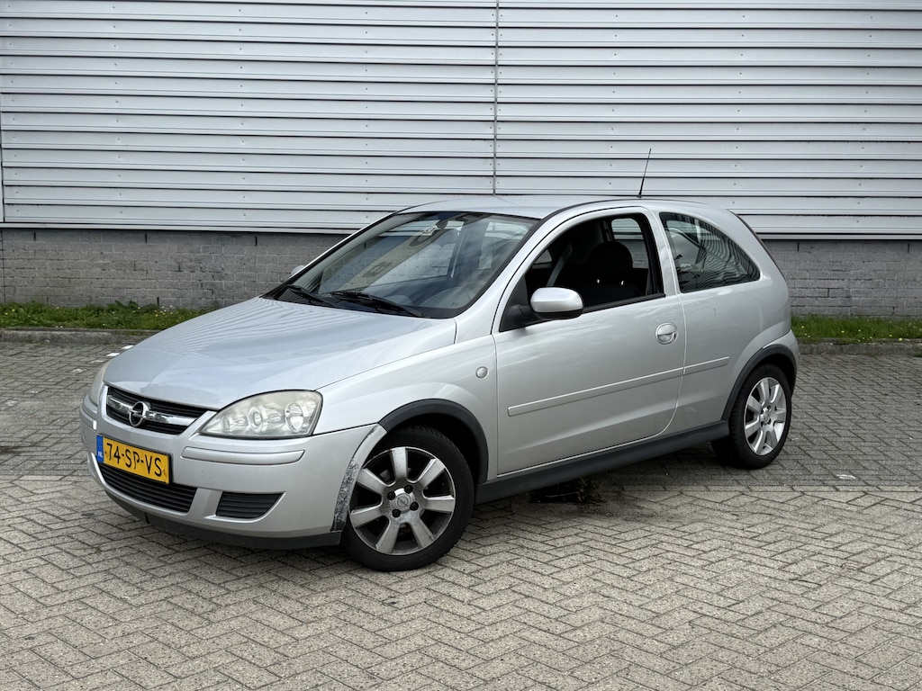 Opel Corsa 1.2-16V Silverline (INRUILKOOPJE)