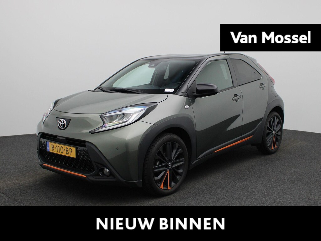 Toyota Aygo X 1.0 VVT-i S-CVT Limited | Camera | Adaptieve Cruise Control | 18" LMV | PDC Voor+Achter | LED-Verlichting | Stoelverwarming | JBL Audio | Climate Control | DAB-Radio | Apple Carplay & Android Auto