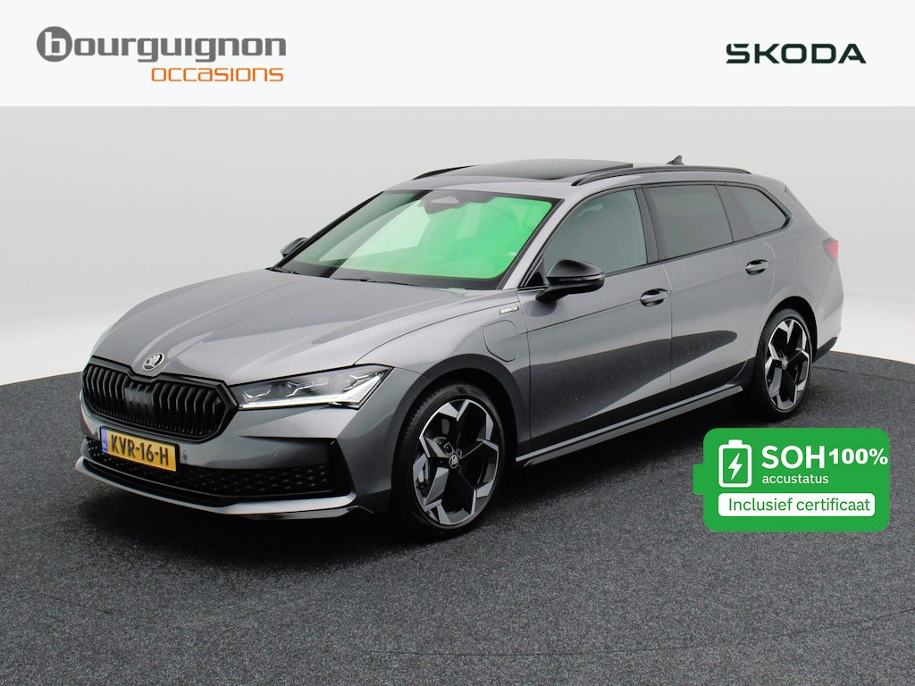 Skoda Superb Combi 1.5 TSi 204 Pk PHEV Sportline Business | Trekhaak | Carplay | Canton Audio | Head-up Display | Panoramadak | Virtual Cockpit | Adaptive Cruise | 19 Inch