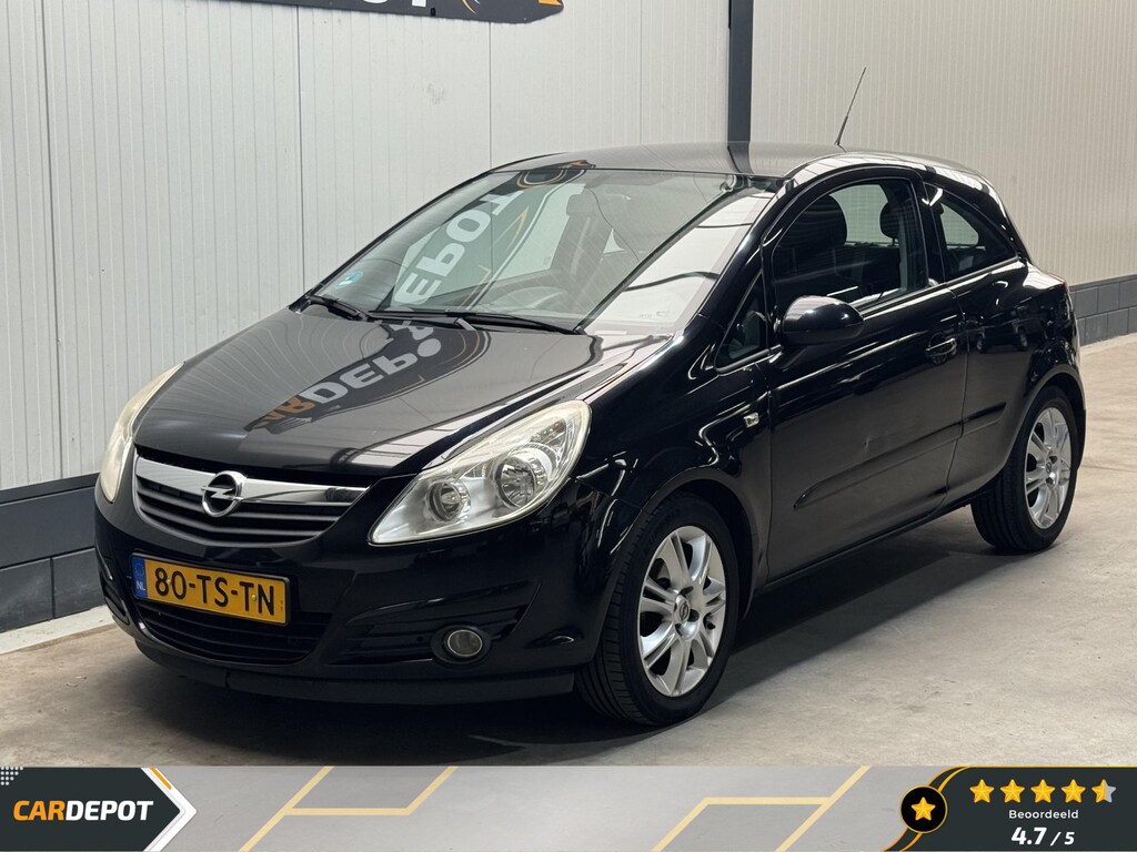 Opel Corsa 1.4-16V Cosmo Nette wagen Airco Jaar APK