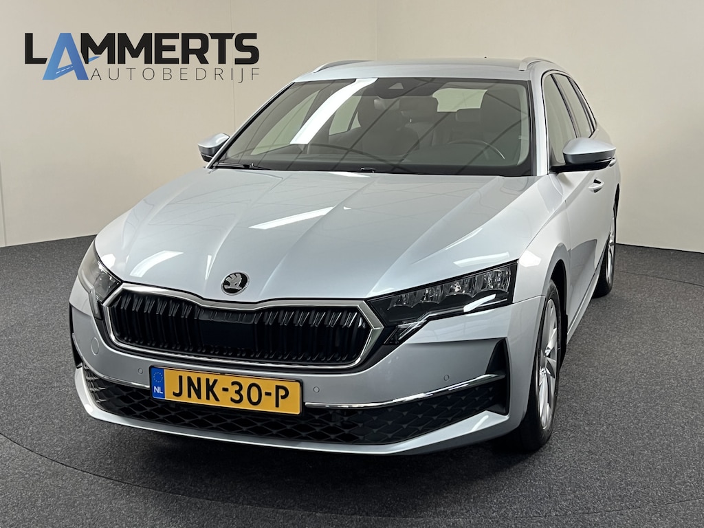 Skoda Octavia Combi 1.5 TSI MHEV Business Selection Camera / PDC / Trekhaak / Stoel & Stuurverw. / Carplay / Standkachel