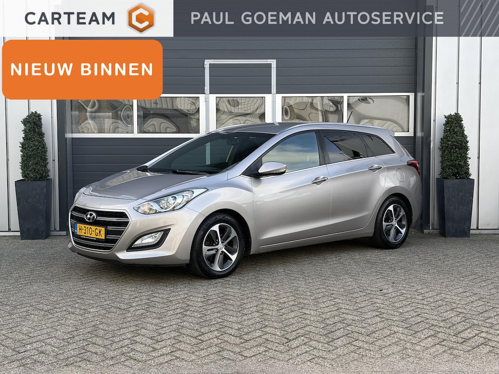 Hyundai i30 Wagon 1.6 GDi Comfort | Parkeer sensoren | Stoel verwarming | Climate | Airco |