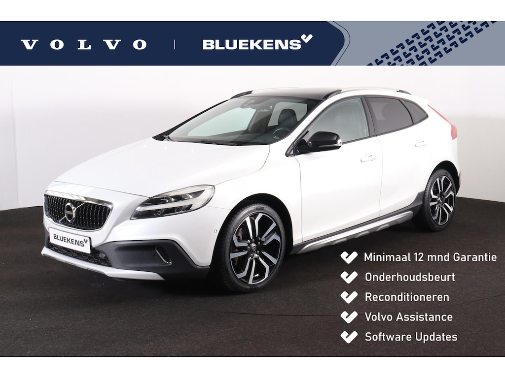Volvo V40 Cross Country T3 Polar Plus Luxury - Panoramadak - Leder - DAB - Parkeerverwarming - Camera achter - All-Season banden - Climate Control - Cruise Control - Parkeersensoren voor & achter - Keyless Entry - Getint glas v.a. B-stijl - Harman/Kardon - Bluekens onderhouden - 18' LMV 'Metallah'