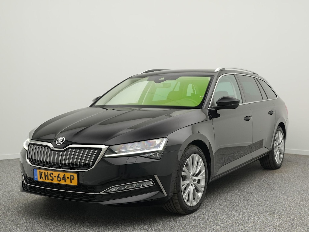 Skoda Superb Combi 1.4 TSI iV Style 218 pk DSG | Dealer onderhouden | Canton Audio | Navigatie | Elektrische voorstoelen | LED Matrix | Cruise Control | DCC |
