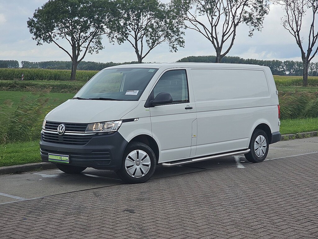 Volkswagen Transporter 2.0 TDI L2H1 Cruise control, Airco, Pdc, Stoelverwarming, Trekhaak, 3-Zits