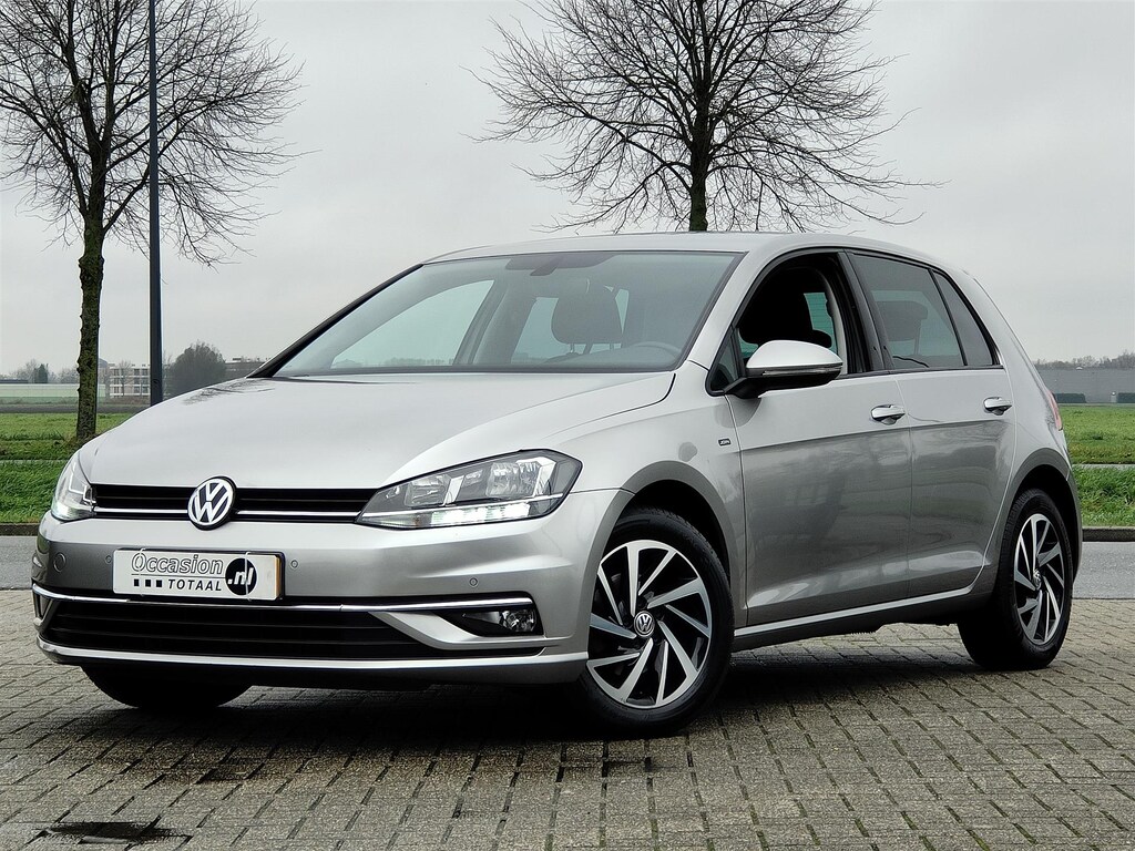 Volkswagen Golf 1.0 TSI Comfortline Business | Virtual Cockpit | Adapt. Cruise | Carplay | Camera