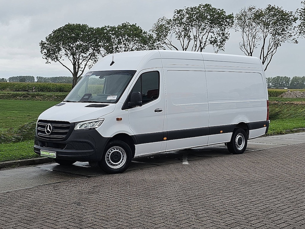 Mercedes-Benz Sprinter 317 1.9 CDI L3H2 Pro Cruise control, Airco, Pdc, Navi, Camera, LED, Carplay, Automaat, Mbux10, Lane-assist, Stoelverwarming, Dodehoek Detectie, Nieuw Model