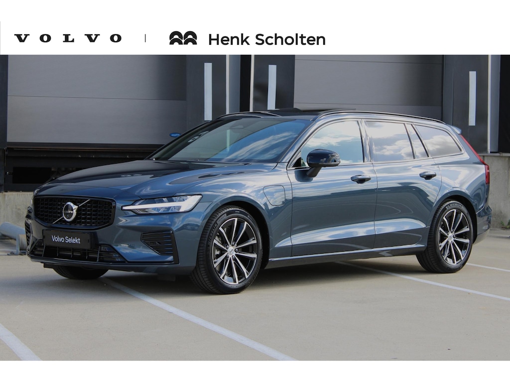 Volvo V60 T8 Plug-in hybrid AWD Plus Dark | Trekhaak | Panoramadak | Verwarmbare voorstoelen, achterbank en stuurwiel | Head-up display | 360 graden camera | Premium audio by Harman Kardon | Apple carplay/Android auto | Keyless |