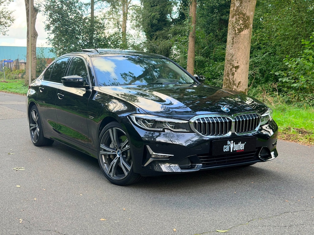 BMW 3-Serie 330e High Executive | Keyless | Pano | Head-Up | Stoelverw.| Achteruitrijcamera