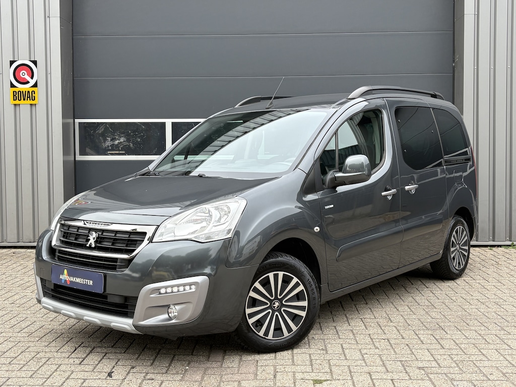 Peugeot Partner Tepee 1.2 PureTech Style | Navi | Carplay | PDC | Trekhaak | Cruise Control | Airco | Interesse? Bel of App naar: 06 30 51 05 90