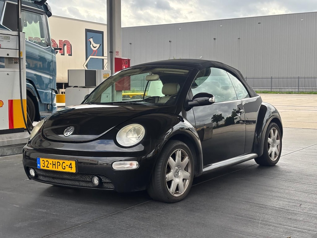 Volkswagen Beetle New Cabriolet 1.6 Highline (OPKNAPPER, Carplay, StoelV, Airco)
