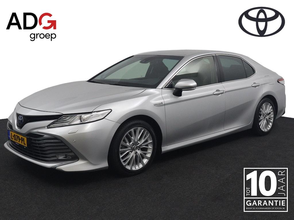 Toyota Camry 2.5 Hybrid Premium | Lederen Bekleding | JBL | Separaat bediening Achterbank | Trekhaak | Parkeersensoren en Camera |