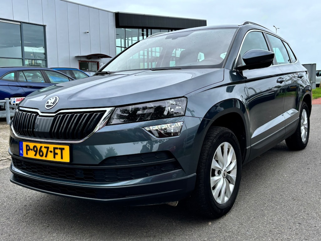 Skoda Karoq BWJ 2021 1.5 TSI 150 PK ACT Business Edition Plus AUTOMAAT | TREKHAAK | FULL LED | STOELVERW. | CAMERA | KEYLESS | CARPLAY + ANDROID | NAVI | CLIMA | CRUISE | LMV | PDC