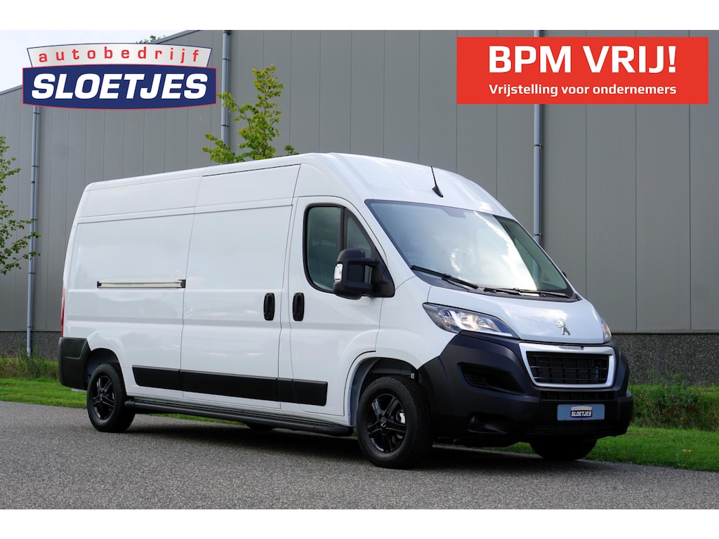 Peugeot Boxer 2.2 BlueHDi 140 L3H2 3.5t in Nieuwstaat |Betimmerd |BPM vrij |Trekhaak |Camera |Cruise |Navi |DEMO |EURO6D |3500 KG |Parkeersensoren |Carplay |Android auto