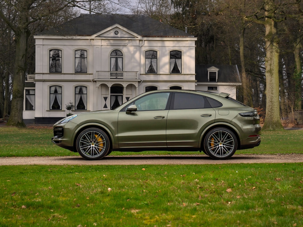 Porsche Cayenne Coupé 4.0 Turbo S E-Hybrid | PTS Oak Green | Keramisch | Orig. NL
