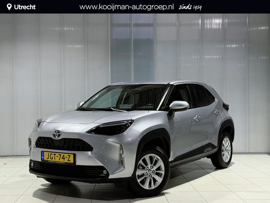 Toyota Yaris Cross 1.5 Hybrid Dynamic edition | Parkeersensoren voor + achter | 4seizoen banden | Privacy glass | Apple Carplay & Android Auto | Navigatie