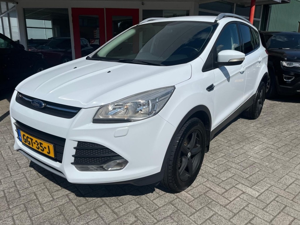 Ford Kuga 1.6 EcoBoost 150 PK  Trekhaak  Stoelverwarming  Distributieriem vervangen