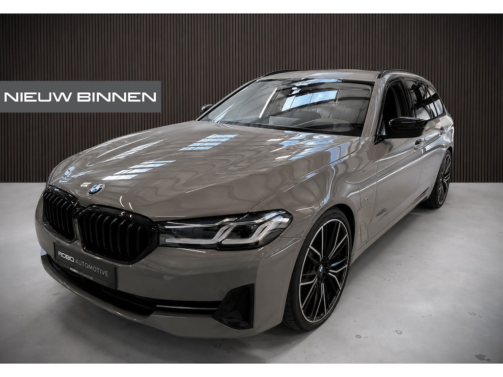BMW 5-Serie Touring 530e xDrive Business Edition Plus | Harman Kardon | Stoelverwarming | Head-Up Display | 360 Camera | Adaptive Cruise Control | Keyless | Laser LED | Driving Assistant Professional | Navigatie | Apple Carplay | Berninagrau Ber