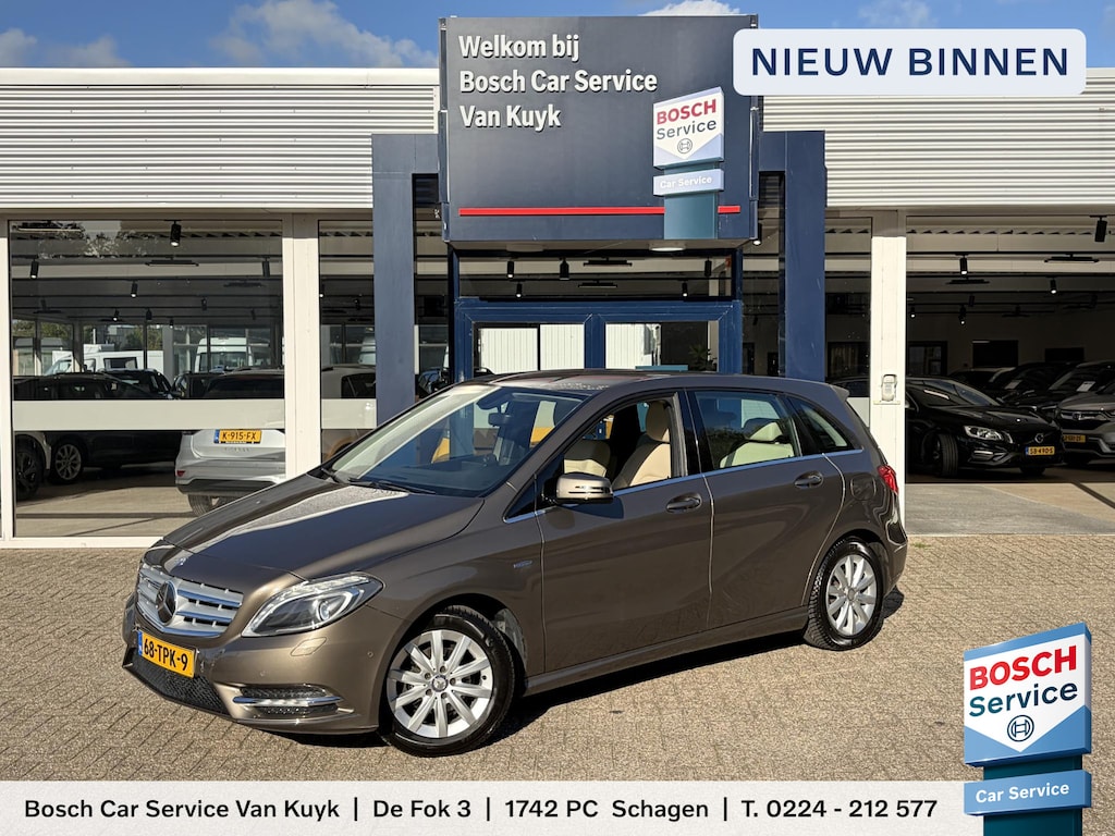Mercedes-Benz B-klasse 180 Ambition / Nieuwe-Ketting / Grote-Beurt / NL-Auto / Automaat / Cruise-Control / Trekhaak / Leder / Navi / Radio-Bluetooth / Houtafwerking-Interieur / Flippers / PDC V+A / 16'' LMV / All-Season / ENZ.