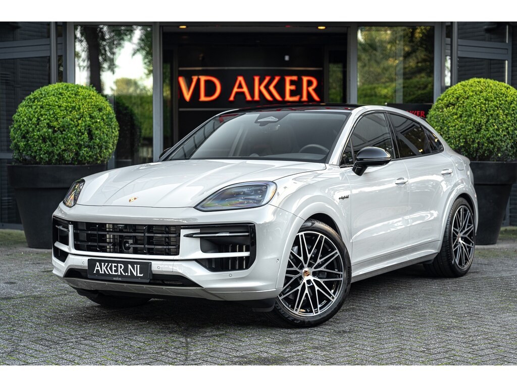Porsche Cayenne Coupé E-Hybrid Black Edition | SportDesign | 360° Camera | Luchtvering