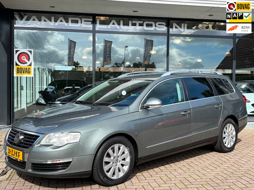 Volkswagen Passat Variant 1.8 TFSI Comfortline Business Aut. App-Connect Navi Camera Trekhaak NL-Auto NAP!