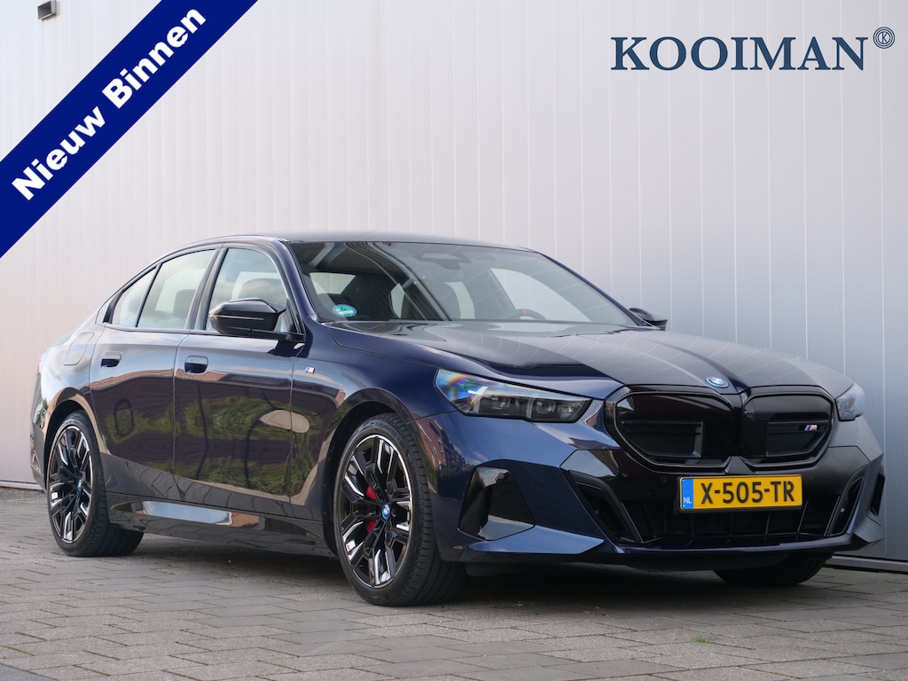 BMW i5 M60 xDrive 84 kWh 601 Pk Automaat M-sport pro / Navi / DAB / Apple Carplay / Camera / SOH 95,8%