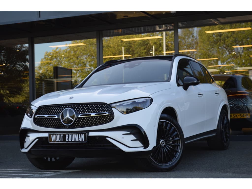 Mercedes-Benz GLC 300e 4MATIC AMG Led Leder Panorama Memory Luchtvering Burmester Head-Up Trekhaak Pdc