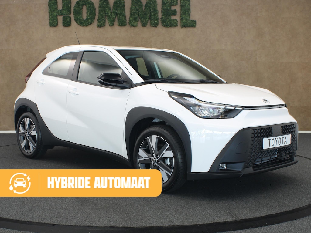 Toyota Aygo X Hybrid 115 Pulse - NIEUW MODEL - KEYLESS START - STOEL VERWARMING - DRAADLOZE TELEFOONLADER - AUTOMATISCH INKLAPBARE BUITENSPIEGELS - ADAPTIEVE CRUISE CONTROL - LICHTMETALEN VELGEN - VOORSTOELEN VERWARMD
