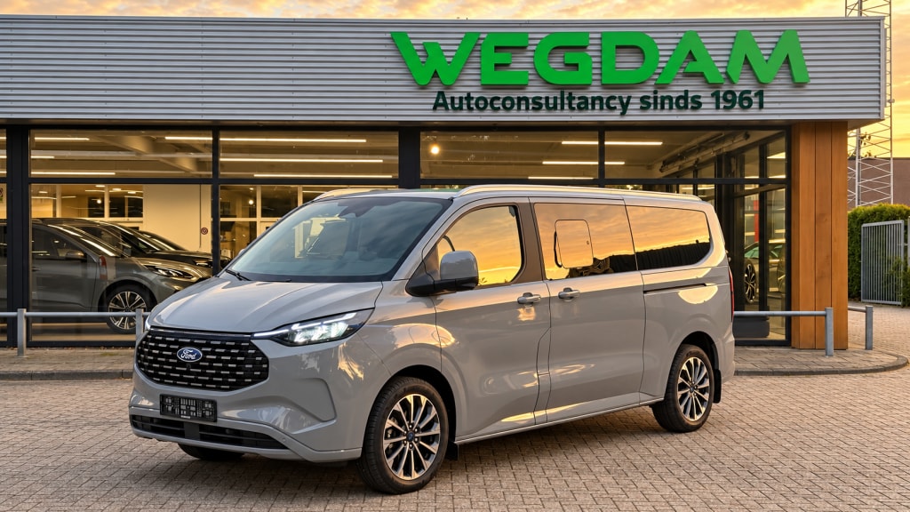 Ford Tourneo Custom 2.5 PHEV 340 L2 TITANIUM X 8p FULL OPTIONS! VIP bus