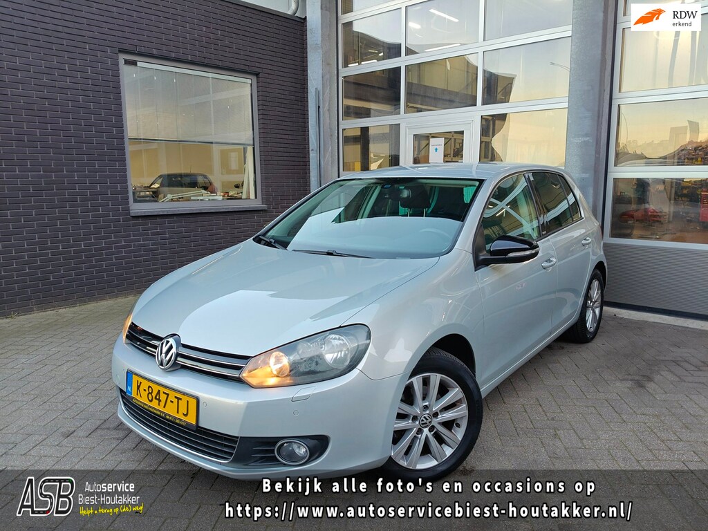 Volkswagen Golf 1.2 TSI Comfortline BlueMotion | Airco | Cruise Control | Parkeersensoren V + A| Stoelverwarming voor