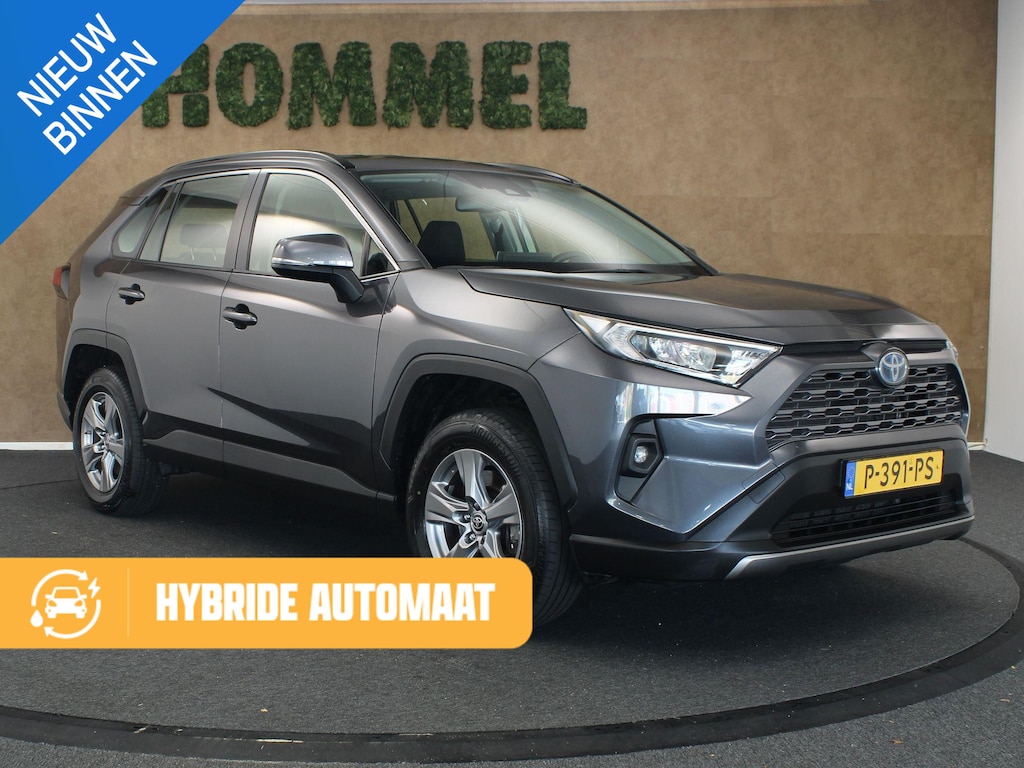 Toyota RAV4 2.5 Hybrid Active - ORIGINEEL NEDERLANDSE AUTO - ACHTERUITRIJCAMERA - APPLE CARPLAY/ANDROID AUTO - BLUETOOTH TELEFOONVOORBEREIDING - CRUISE CONTROL ADAPTIEF - DAB ONTVANGER - ELECTRONIC CLIMATE CONTROLE - ELEKTRISCHE RAMEN VOOR EN ACHTER - BUITENSPIEGELS ELEKTRISCH INKLAPBAAR - BUITENSPIEGELS ELEKTRISCH VERSTEL- EN VERWARMBAAR - PARKEERSENSOR ACHTER - LED KOPLAMPEN - LED DAGRIJVERLICHTING
