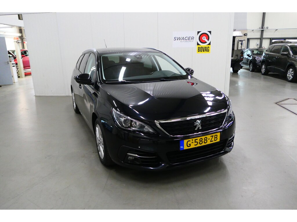 Peugeot 308 1.2 PureTech 110pk Blue Lease Executive