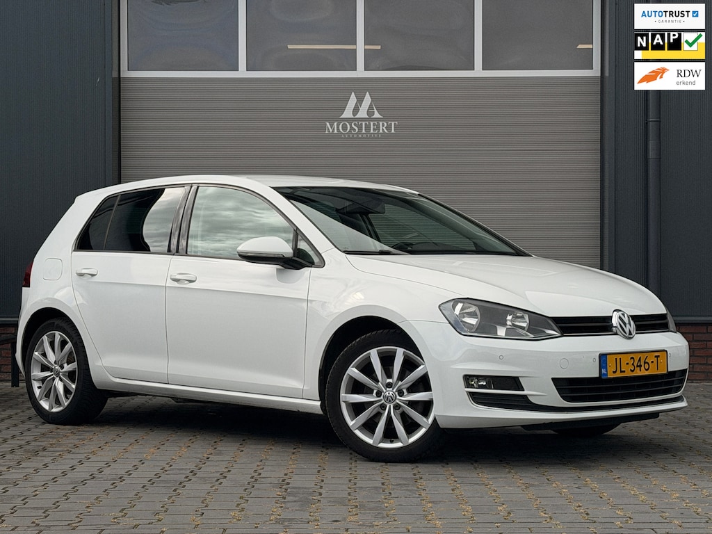 Volkswagen Golf 1.4 TSI/125pk Highline|2016|NAP|Trekhaak|Camera|Groot scherm|Cruise|Navi|Boekjes|17"LMV