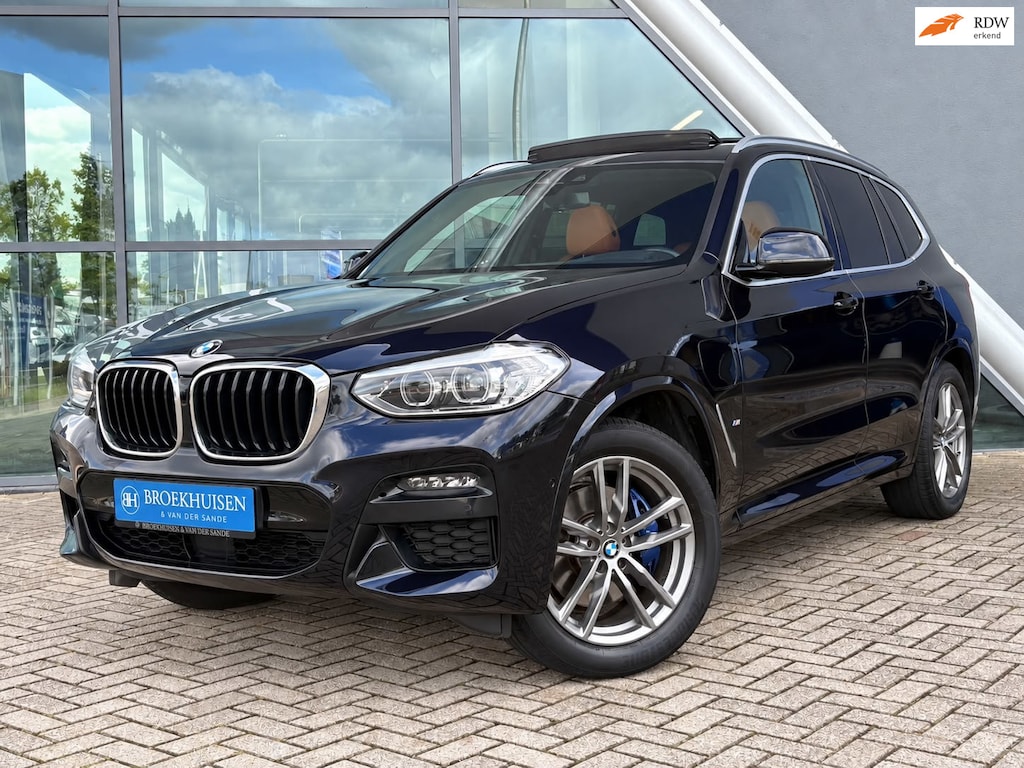 BMW X3 XDrive30e High Executive M-Sport 293pk Panoramadak / Camera / Trekhaak