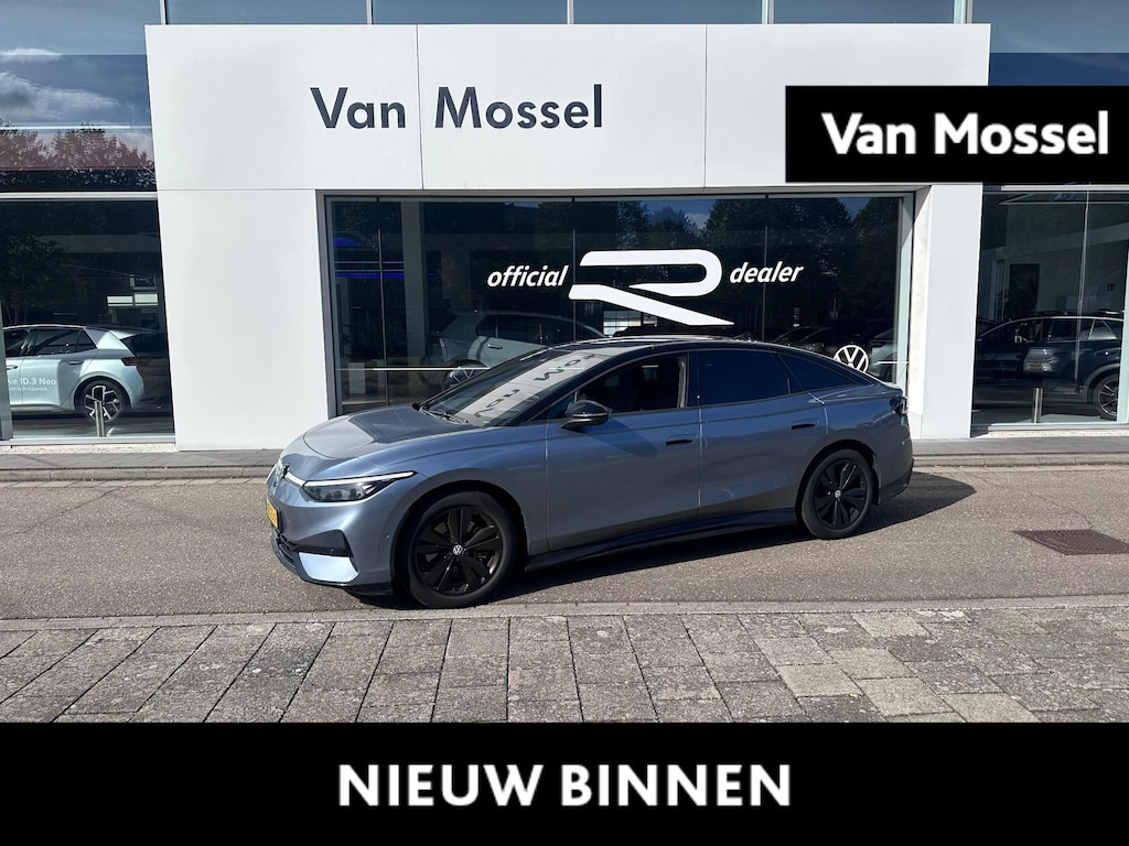 Volkswagen ID.7 Pro Limited Edition 77 kWh | 286 PK | SOH 97.5% | Automaat | Trekhaak inklapbaar | Apple Carplay / Android Auto | 360 Parkeercamera | Head-up Display | Black Style Pakket | Panoramadak | Stoelverwarming | Stuurverwarming |