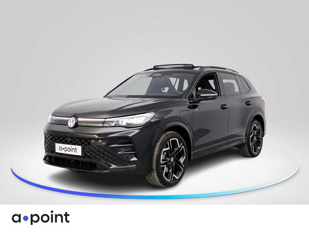 Volkswagen Tiguan 1.5 eHybrid R-Line Edition 272 pk Automaat (DSG) | Verlengde garantie | Navigatie | Panorama dak | Trekhaak (wegklapbaar) | Achteruitrijcamera (park assist) | Rondomzicht camera | Black-Style pakket | R-Line |