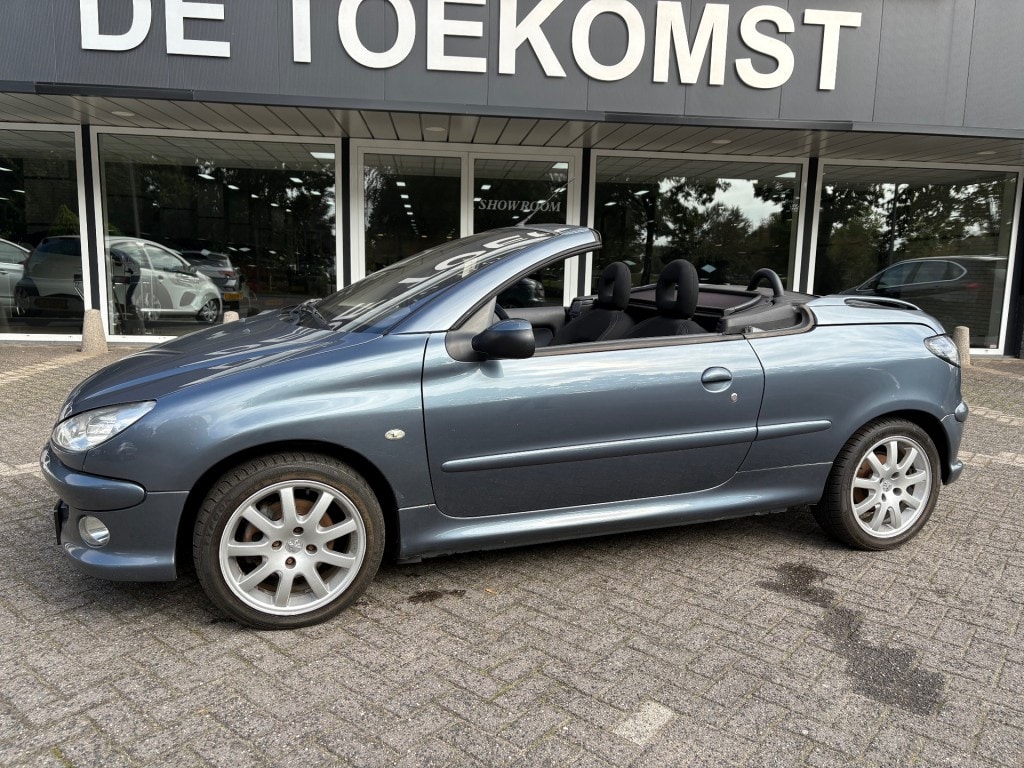 Peugeot 206 1.6i 16V Automaat Airco ECC PDC Jaar nieuwe APK