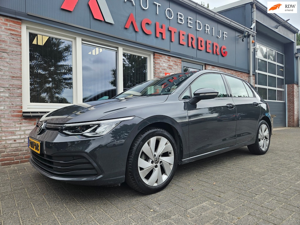 Volkswagen Golf 1.0 TSI Life Business Lesauto! Trekhaak! Nette Staat! Carplay! Navigatie! LED!