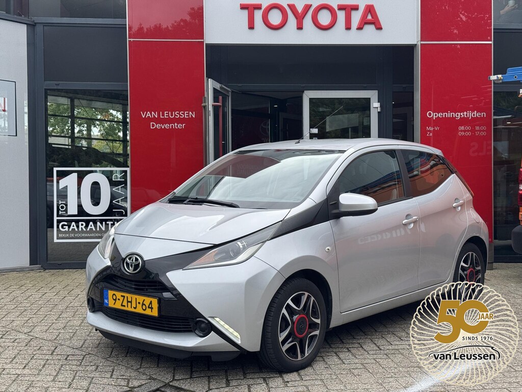 Toyota Aygo 1.0 VVT-i x-play PARKEERCAMERA AIRCO LAGE KM-STAND
