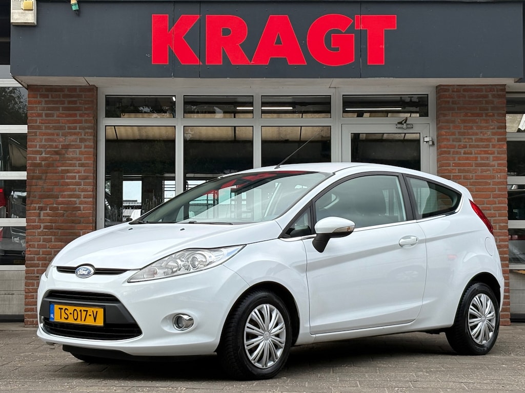 Ford Fiesta Titanium 1.25 82 pk - climate - parkpilot - zuinig!