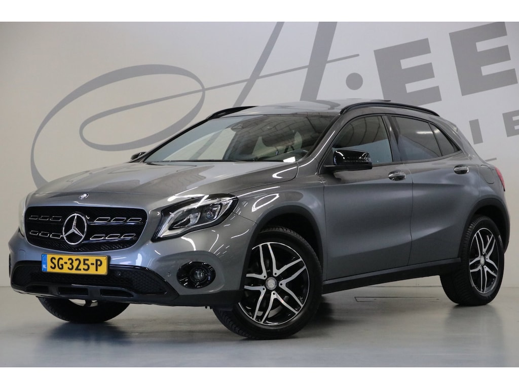 Mercedes-Benz GLA 180 Premium/ Achteruitrijcamera/ Panoramaschuifdak/