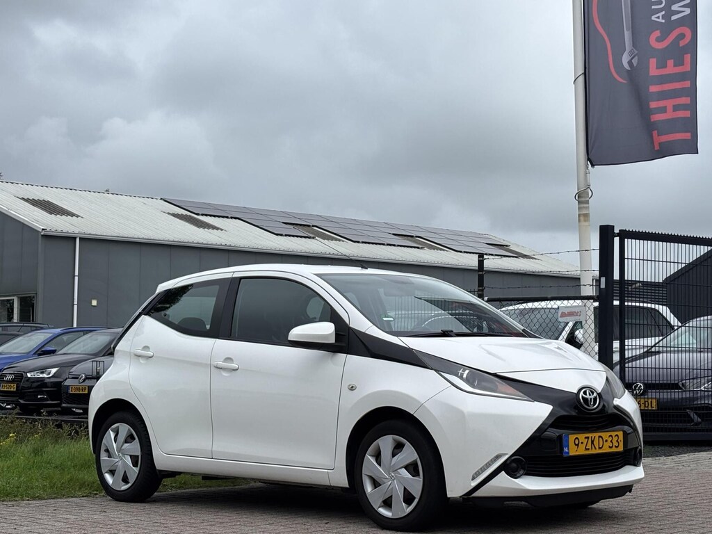 Toyota Aygo 1.0 VVT-i x-play camera airco bluetooth