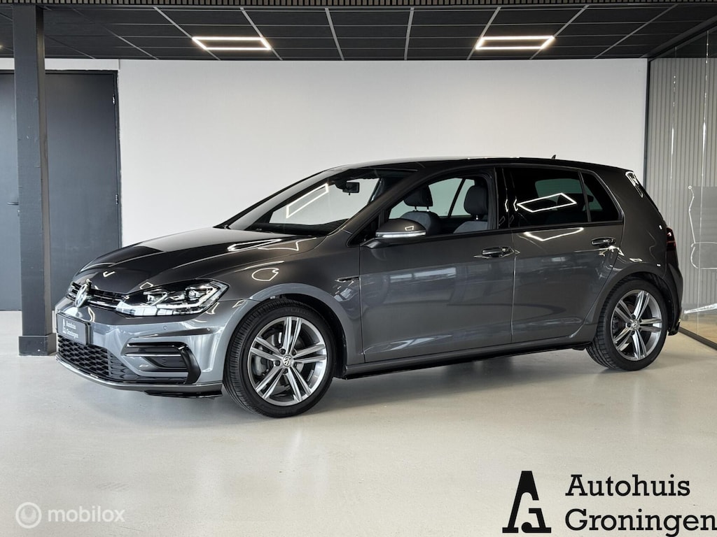 Volkswagen Golf 1.5 eTSI Highline Business R-Line | ACC | Keyless | CarPlay | 17” Sebring