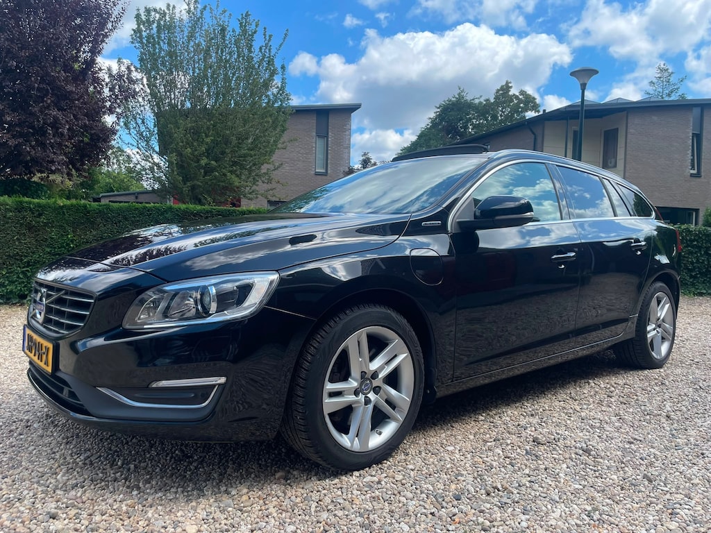 Volvo V60 2.4 D6 Twin Engine Momentum