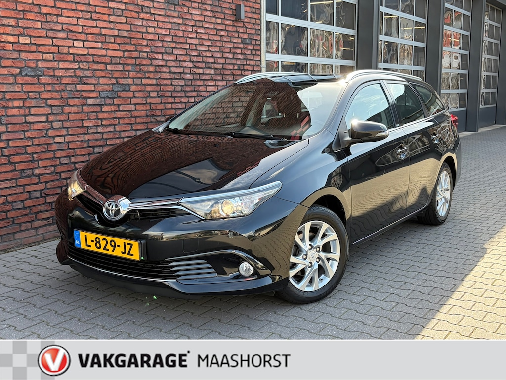 Toyota Auris Touring Sports 1.2T Aspiration AchteruitrijCam./Trekhaak/LaneAss./Clima/Airco/Cruise/Bluetooth/Navi/LM16"