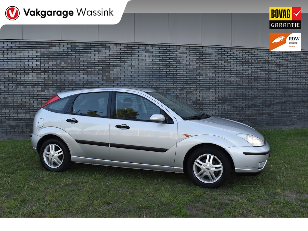Ford Focus 1.6-16V Trend Automaat Airco 5-deurs 1e eigenaar Pdc Trekhaak lees goed!!! HANDELSAUTO - automaat gaat in noodloop