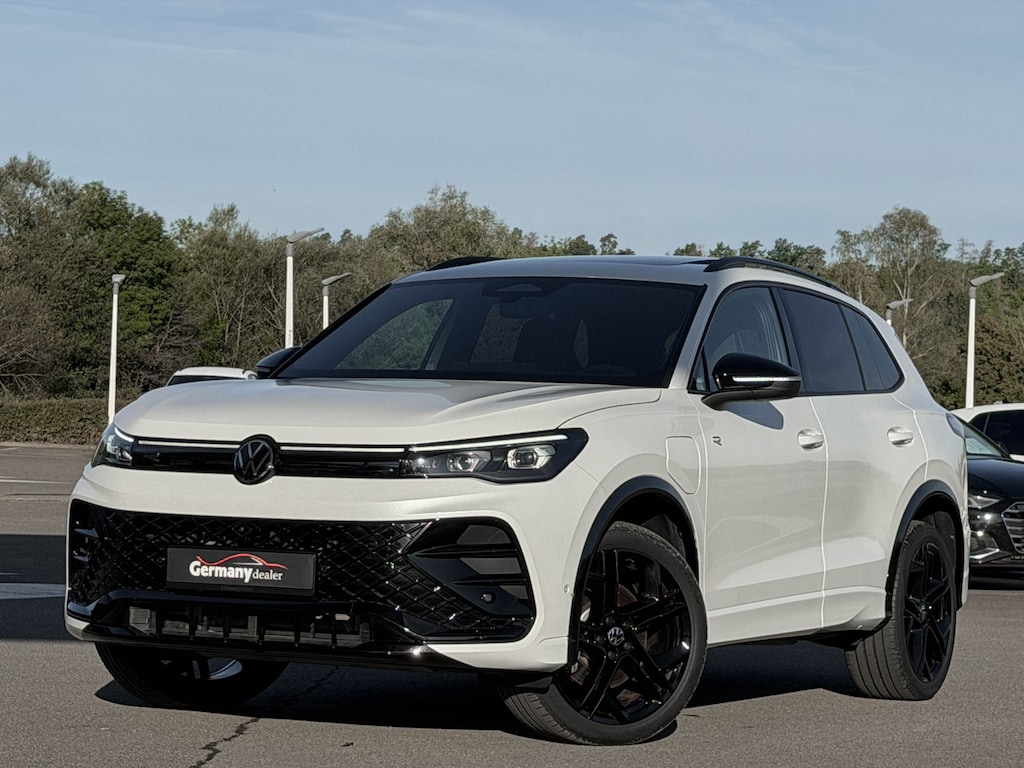 Volkswagen Tiguan 272pk 1.5 eHybrid R-Line Pano Tr-haak IQ-light 20-Inch