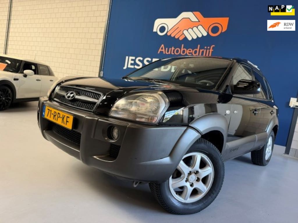 Hyundai Tucson 2.7i V6 4WD Style Automaat / bj.2005 / leder / climate / trekhaak / airco / APK tot 09/2027 / NAP met 203383 km.