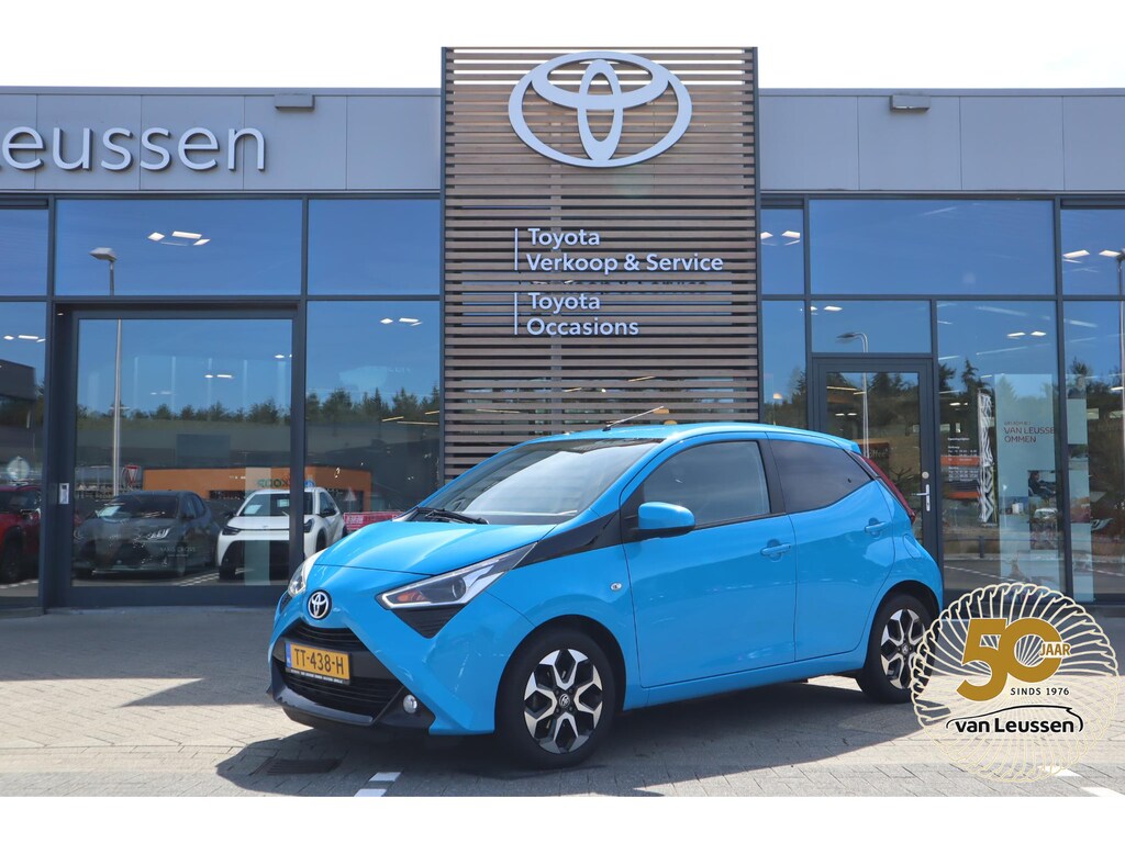 Toyota Aygo FIRST 5-DEURS LMV APPLE/ANDROID PRIVACY-GLASS LED AIRCO CAMERA BLUETOOTH DEALER-ONDERHOUDEN NL-AUTO